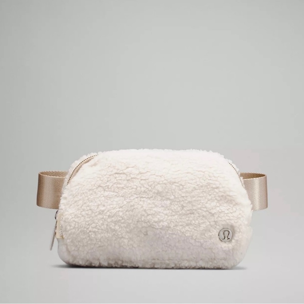 Lululemon Everywhere Belt Bag Ivory Fleece